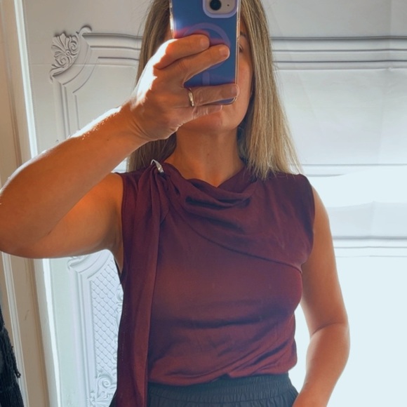 New year sale NWT KNIT burgundy TOP WITH GOLDEN APPLIQUÉ SIZE S
🚨FIRM PRICE - Picture 11 of 13